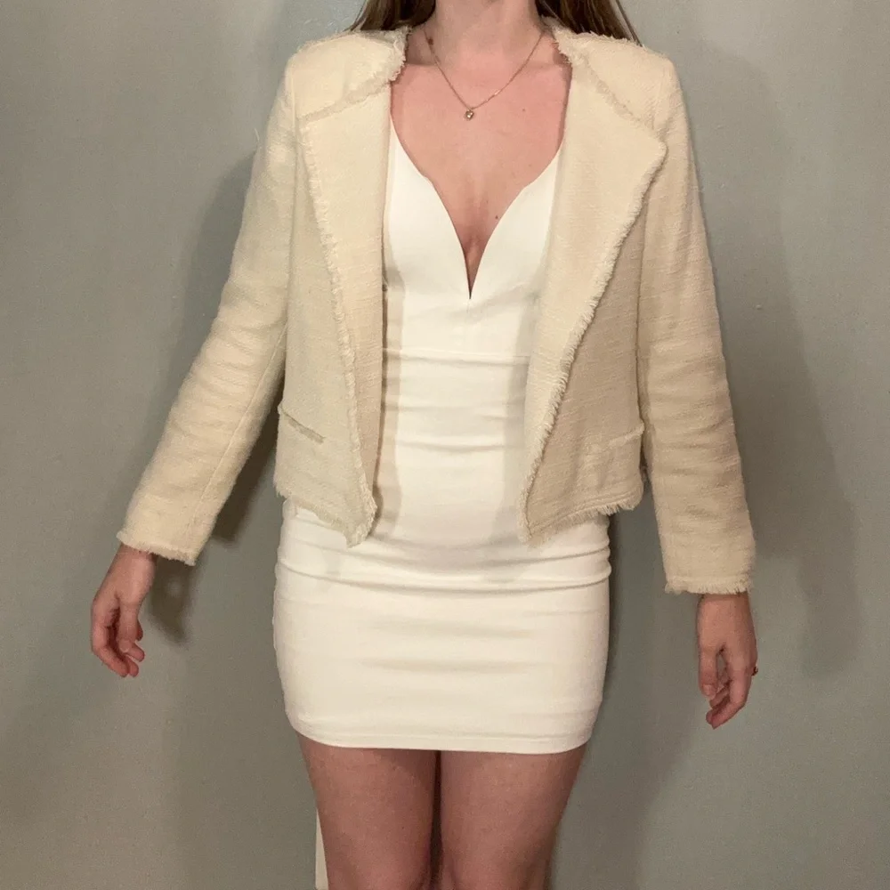 Club Monaco Ivory Blazer with fringe. - Picture 1 of 9